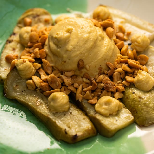 Courgettes met hummus