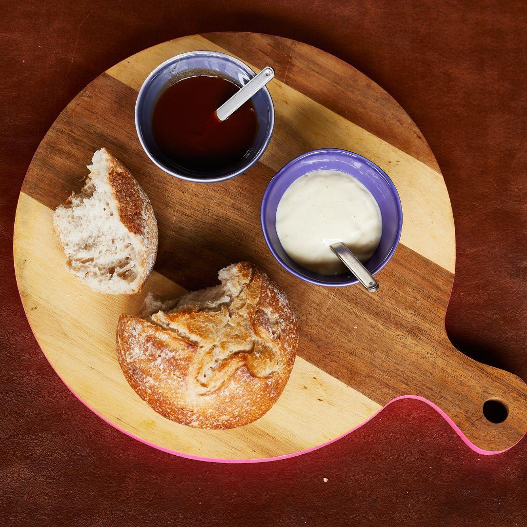 Bread with aioli 